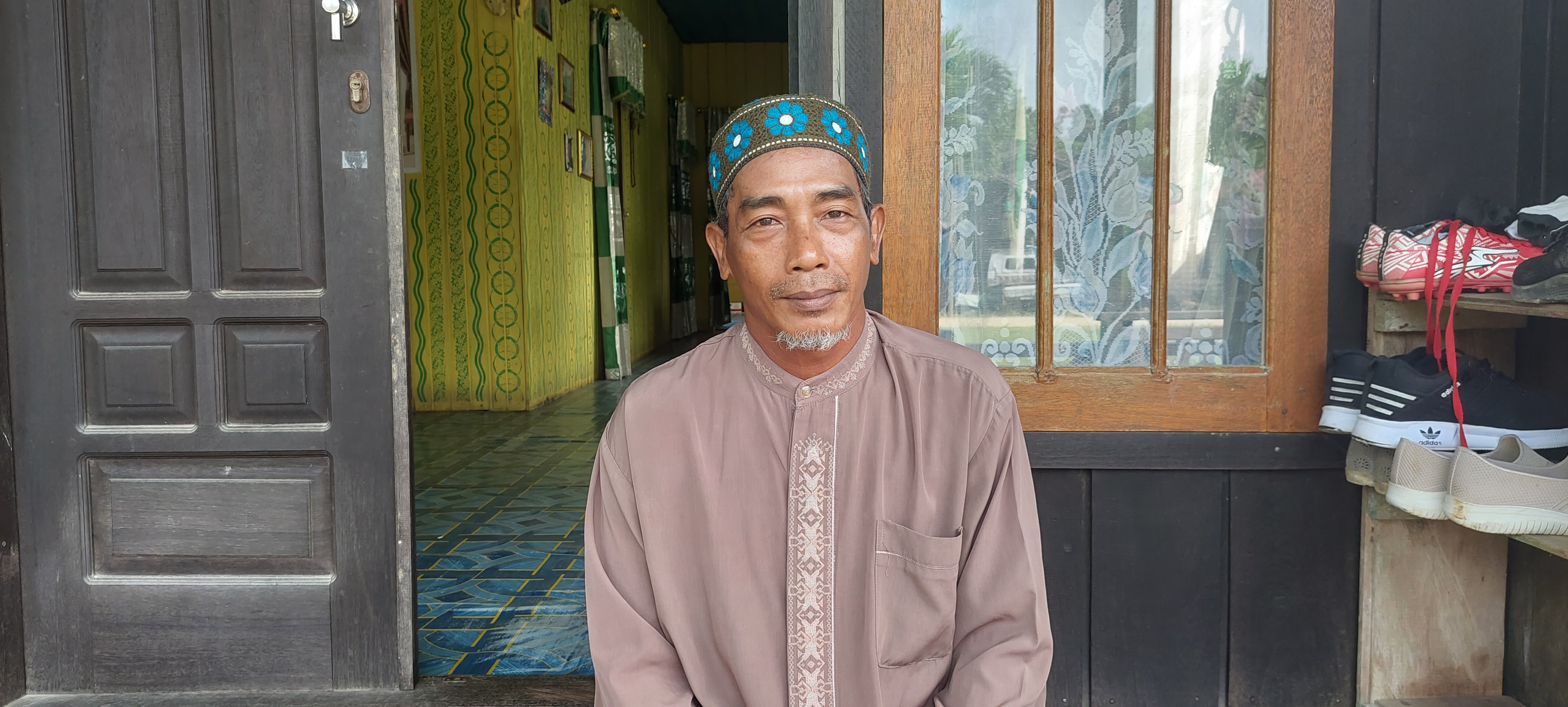 Ketua RT 01 Mandu PS, Abu Bakar. (Fitri Wahyuningsih/Kaltim Today)